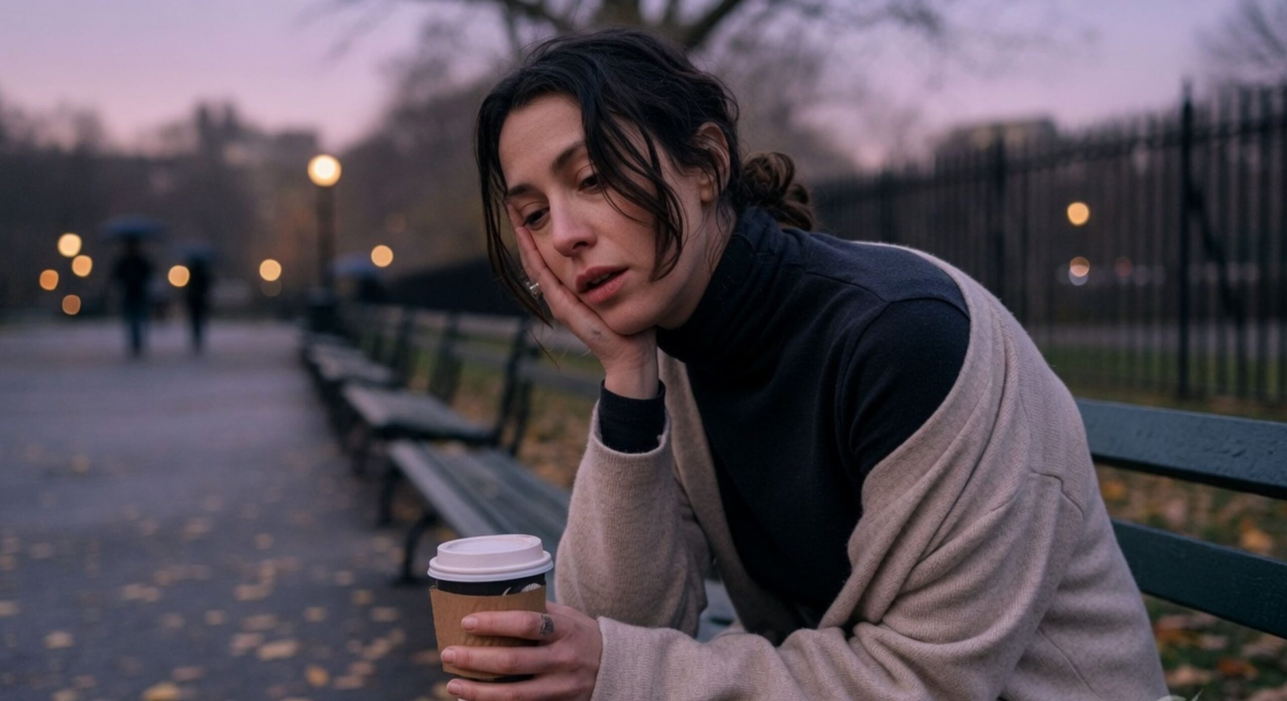 8 Quiet Signs Someone Is Emotionally Tired with Life